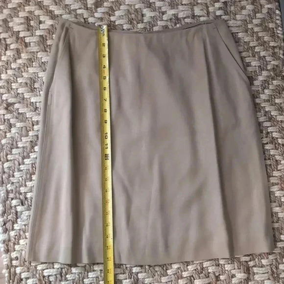 Banana Republic Vintage Khaki Silk Skirt - Picture 4 of 6